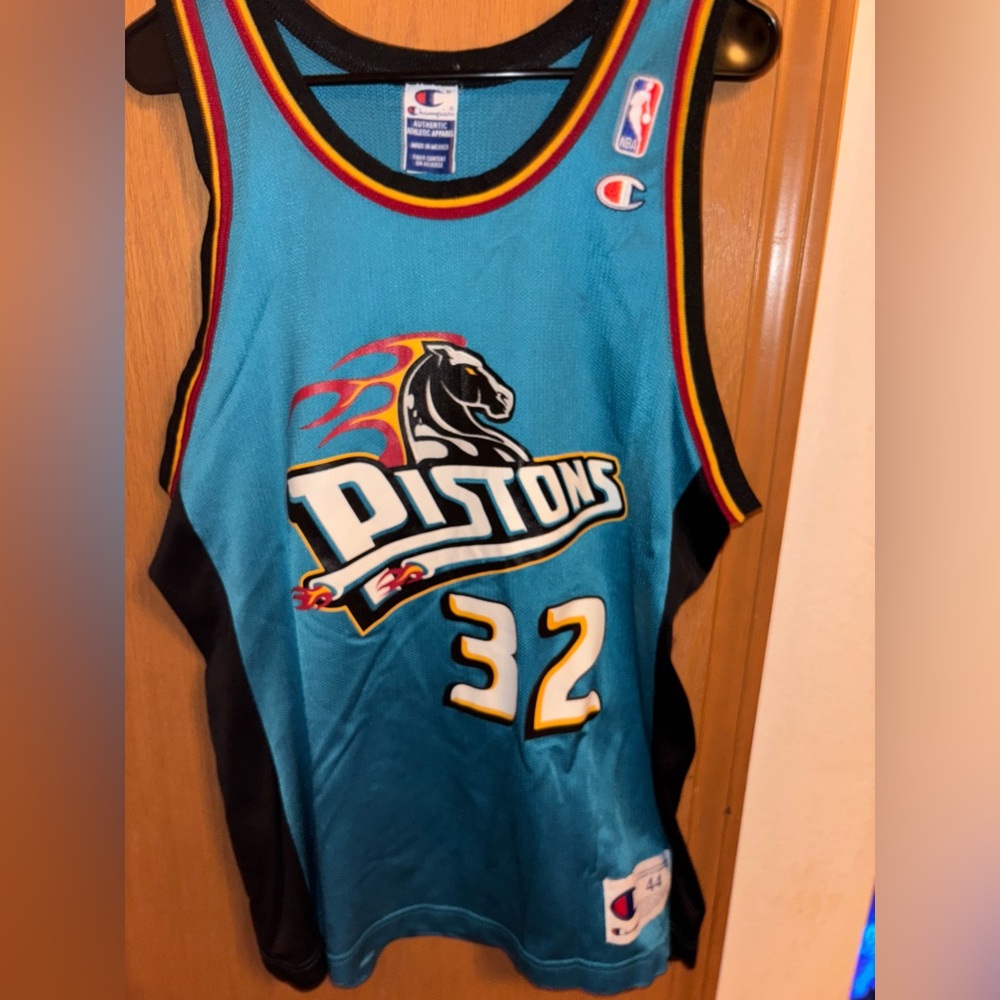 Detroit Pistons Christian Laettner jersey